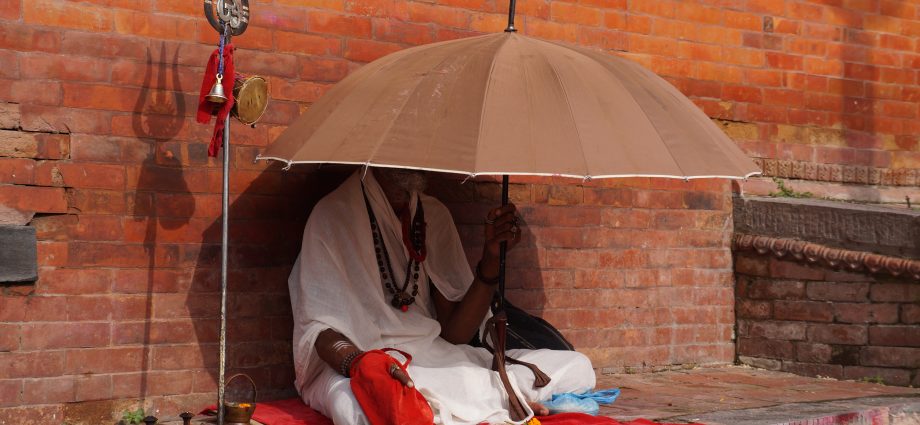 समस्याओं का समाधान वर्तमान को भरपूर जी लेने में